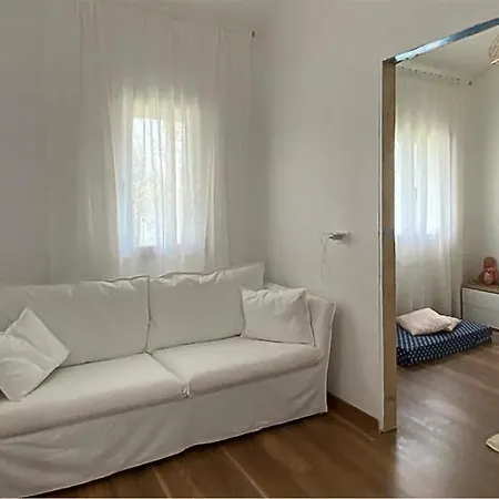 Holiday home Pet Friendly In With Kitchen
